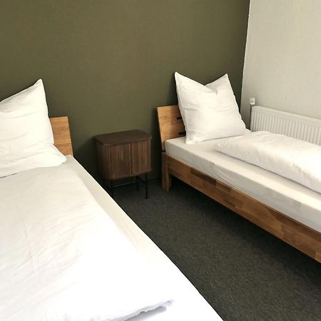 Stilvolle Erdgeschoss-Wohnung: Gemuetlich Eingerichtet Mit Eigenem Eingang Gelsenkirchen Bagian luar foto